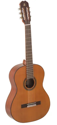Admira Malaga Konzertgitarre 4/4 - Massiv Zederndecke - Klassische Gitarre aus Spanien, ideal für Fortgeschrittene. Mit massiver Zederndecke und afrikanischem Mahagoni-Hals für einen warmen Klang.