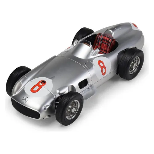 IXO Mercedes W196 Fangio #8 1:8 Modell