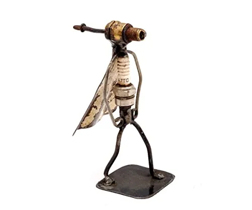 Brillibrum Design Metallmännchen Held | Handmade | Variante Superheld | Upcycling Zündkerzenfigur |14x6x8 cm