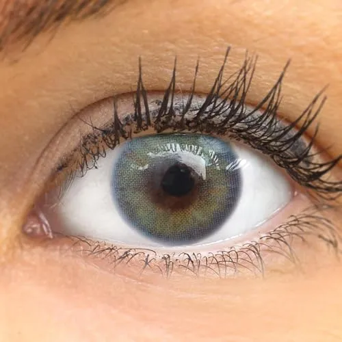 GLAMLENS Jasmine Light Blue Blau + Behälter | Leicht dezent deckende natürliche blaue Kontaktlinsen farbig | farbige Monatslinsen aus Silikon Hydrogel | 1 Paar (2 Stück)