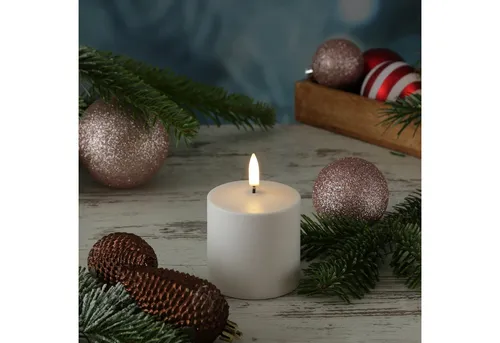 UYUNI Lighting LED-Kerze Stumpenkerze - Wiederaufladbar mit Timer - LED-Kerze für Innen und Außen, wiederaufladbar und mit 300 Stunden Leuchtdauer. Die realistische 3D-Flamme sorgt für eine gemütliche Atmosphäre – ideal für Gastronomie und Events.