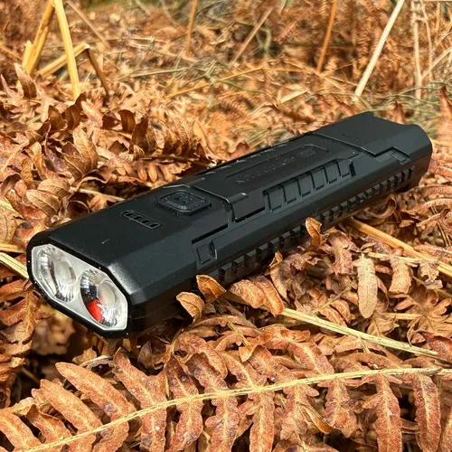 Nitecore EDC07 Taschenlampe 1500 Lumen MCT schwarz