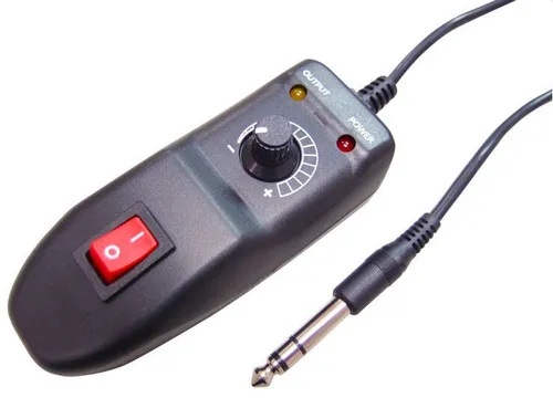 ANTARI Z-3 Kabelfernbedienung für AF-3 Ventilator und Z-350 Haze - Effektmaschinen: Praktische Kabelfernbedienung für einfache Steuerung von Nebelmaschinen, ideal für Bühnen und Events.