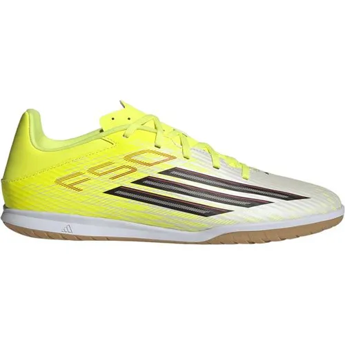 adidas Unisex F50 Club Hallenfußballschuhe - Hochwertige Hallenschuhe mit regulärer Passform und strapazierfähigem Obermaterial für optimalen Tragekomfort und Spielvergnügen.