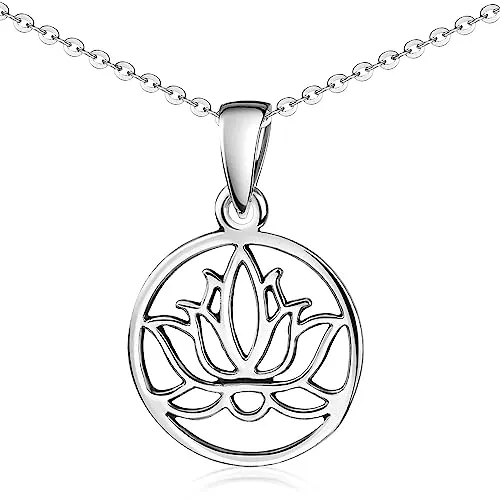 MATERIA Anhänger Lotusblüte silber 925 - Filigraner Kettenanhänger mit Kette - Damen Anhänger mit Lotusblüte, aus 925 Sterling Silber, inklusive längenverstellbarer Ankerkette (42-47cm). Perfekt als Geschenk in einer eleganten Schmuckbox.