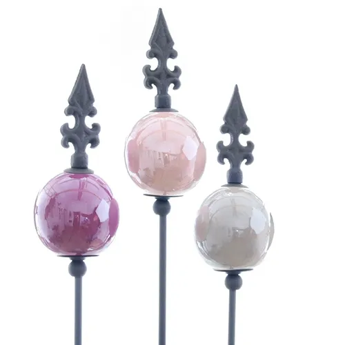 Metall Gartenstecker Französische Lilie 3er Set - Dekorative Gartenstecker im klassischen Design mit französischer Lilie. Ideal für Balkon, Terrasse und Garten, Höhe ca. 110 cm, aus robustem Metall gefertigt.