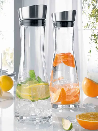 blomus Wasserkaraffe Aldoa Nr. 63169 - Elegante Glas-Karaffe - Geschirr: Hochwertige Wasserkaraffe aus Glas und Edelstahl, mit einem Volumen von 900 ml, ideal für stilvolles Servieren von Getränken.