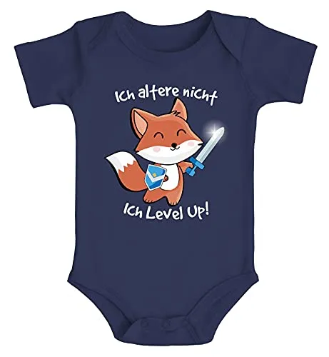 MoonWorks® Baby Body mit Spruch lustig Fuchs Ich altere nicht ich level up Bio-Baumwolle Jungen & Mädchen navy 6-12 Monate