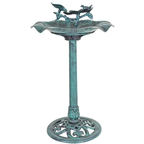 Vogeltränke stehend grün mit verschnörkelter Vogelfigur - Gartenverzierungen: Schöne Vogeltränke aus grünem Kunststoff, ideal für Vögel zum Trinken und Planschen, mit elegantem Design und stabiler Bauweise (2,4 kg, 50x82 cm).