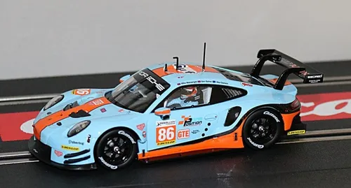 Carrera Dig. 132 | Porsche 911 RSR | Gulf Racing No.86 - Carrera 132 Slotcar im Maßstab 1:32, detailgetreu und ideal für spannende Rennsimulationen auf der Carrera Digital 132 Strecke.
