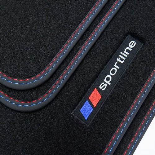 tuning-art SF003 Fußmatten Sportline-Design für BMW 1er E87 - Hochwertige Fußmatten für BMW 1er E87, 2004-2011. Flauschiger Velours, rutschfestes Befestigungssystem und sportliches Design mit 'SPORTLINE' Schriftzügen.