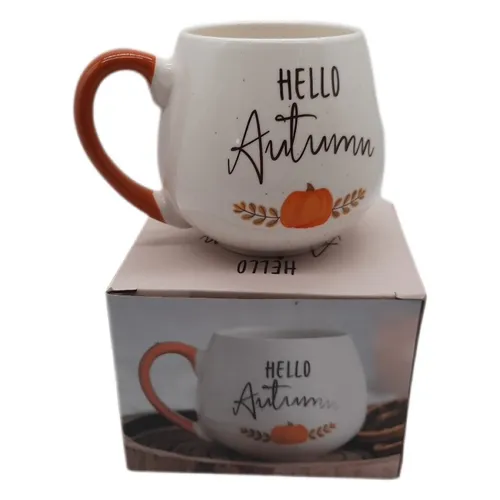 Abgerundete Tasse mit Aufschrift 