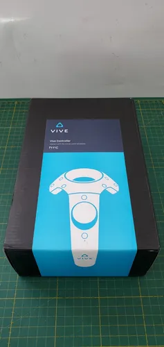 VIVE 99HAFR005-00 HTC Accessory Controller EU schwarz - Virtual Reality (VR) Controller mit drahtlosem Multifunktions-Trackpad für ein immersives Erlebnis mit der HTC Vive.