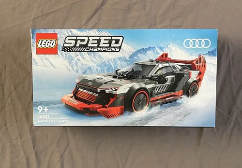 LEGO 76921 Audi S1 e-tron quattro Rennwagen - 274 Teile Bauspaß, mit Minifigur und authentischen Details für spannende Rennen ab 9 Jahren