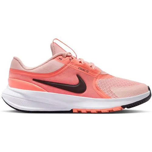 Nike Star Runner 5 Laufschuh orange 38 EU - Sportlicher Laufschuh in Größe 38, ideal für Freizeitsportler. Atmungsaktives Obermaterial und leichte Dämpfung sorgen für hohen Tragekomfort beim Laufen.