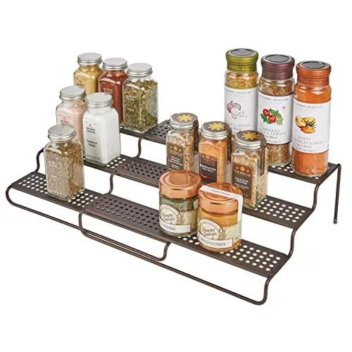 mDesign Gewürzregal für Küchenschrank – Ausziehbares Ordnungssystem aus Metall - Platzsparendes und flexibles Gewürzregal für Küchenschränke. Ideal zur Aufbewahrung von Gewürzen und mehr, mit robustem Design und rutschfesten Füßen.