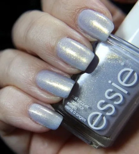 Nagellack Essie LE, Nr. 741 love at frost sight, Babyblau Schimmer, 13,5ml  NEU.