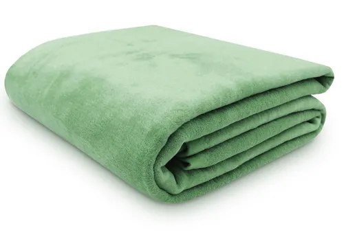 ZOLLNER Kuscheldecke 150x200 cm - Flauschige Sofadecke in Lind - Bettdecken - Weich und langlebig, waschbar bis 40°C, mit elegantem Einfassband und Oeko Tex® Zertifizierung für höchsten Komfort.