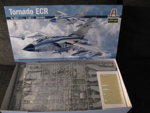 Italeri 2517 1:32 Panavia “Tornado” ECR von Italeri