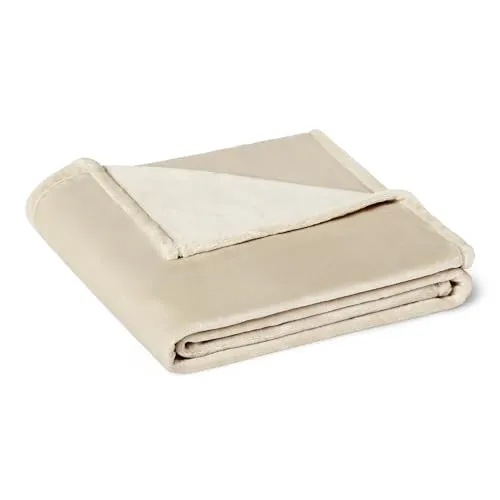 Amazon Basics Weiche Flauschige Fleece-Überwurfdecke, Gemütlicher Nicht Beheizter Sofaüberwurf, 127cm x 152cm, Beige | Weiche, Flauschige, Warme, kuschelige Decke, für Couch und Sofa