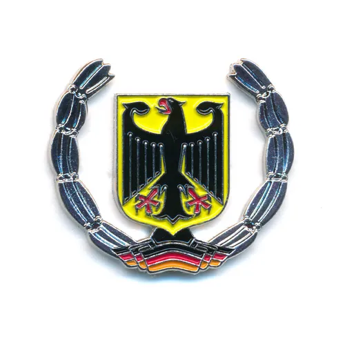 Broschen und Anstecknadeln von hegibaer