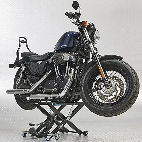 Scherenheber “Harley-Lift” - Mattschwarz - Motorradhebebühnen mit sicherer Verriegelung während des Hebens, einfaches Manövrieren durch 2 Schwenkräder und dicke Gummiauflage schützt Ihr Motorrad vor Beschädigungen.
