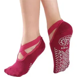 Rutschfeste Yoga-Socken Damen – Criss Cross Pilates Socken mit Anti-Rutsch-Noppen - Erleben Sie optimalen Halt bei Yoga und Pilates mit unseren rutschfesten Socken für Damen. Die atmungsaktive Baumwolle sorgt für ein angenehmes Tragegefühl und die Anti-Rutsch-Noppen garantieren Stabilität bei jeder Bewegung.