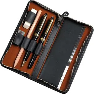 Alassio Stifteetui 2638 Echt Leder - Elegantes Stifteetui aus echtem Leder für bis zu 3 Schreibgeräte, inklusive Schlaufen für Zubehör und Einschubfach für Notizen. Ideal für stilvolle Aufbewahrung oder als Geschenk.