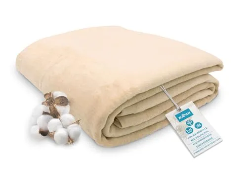 ZOLLNER Kuscheldecke flauschig 220x240 cm - beige Hotelqualität - Bettdecken: Flauschige und langlebige Sofadecke in Hotelqualität, waschbar bis 40°C und mit elegantem Einfassband. Ideal für gemütliche Abende ohne statische Aufladung.