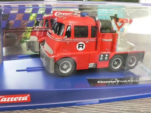 Carrera 20030861 132 First Responder Fahrzeug - Slotcar im Maßstab 1:32 mit realistischen Lichtern und Sounds, digital steuerbar und individuell codierbar, ideal für spannenden Fahrspaß ab 8 Jahren.