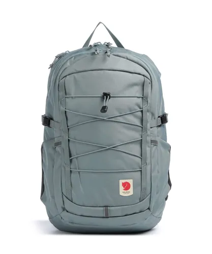 Fjällräven Skule 20 Rucksack in Nimbus Blue (577) - Vielseitiger 20-Liter-Rucksack für Stadt und Natur. Hergestellt aus strapazierfähigem, wasserabweisendem Material, bietet er Platz für Laptop und wichtige Utensilien. Gepolsterte Gurte für hohen Tragekomfort!