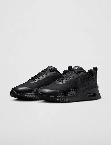 Sneaker AIR MAX NUAXIS - Herren - schwarz - Größe 40 - Hochwertige NIKE Sneaker AIR MAX NUAXIS in Schwarz, ideal für Training und Freizeit. Komfortable Textil- und Synthetikmaterialien sorgen für perfekten Halt.