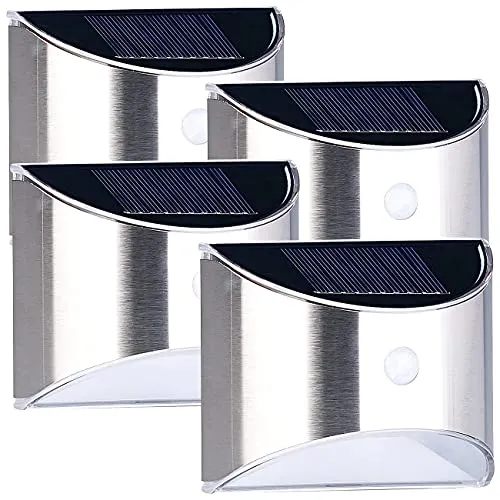 Lunartec Aussenleuchte Solar: 4er-Set mit PIR-Sensor - Strahler & Flutlichter mit automatischer Beleuchtung dank PIR-Sensor. Ideal für den Außenbereich, tankt Solarenergie und benötigt keine Stromleitung.