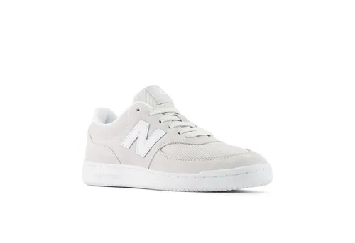 New Balance BB80 - Damen Sneaker 37 | EU 37 in Weiß/Grau - Stylische Leder-Sneaker für den Alltag in elegantem Weiß/Grau. Größe 37, ideal für modische Akzente. Entdecken Sie weitere Angebote von New Balance bei Bergfreunde.de!