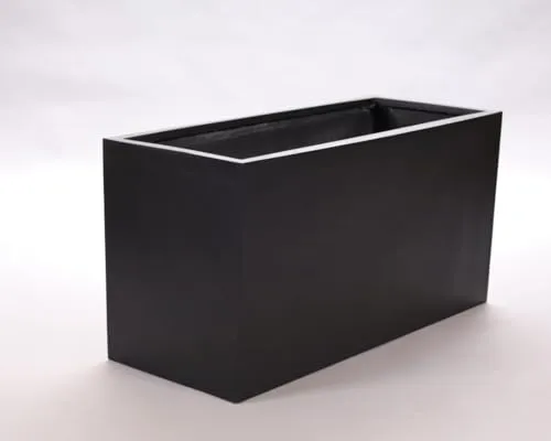 Elegant Einrichten Pflanzkübel Fiberglas rechteckig 60x25x30cm schwarz-matt - Robuster Pflanzkübel aus handgefertigtem Fiberglas, ideal für Innen- und Außenbereich. UV-beständig, wasserdicht und pflegeleicht. Perfekt für stilvolle Bepflanzungen!