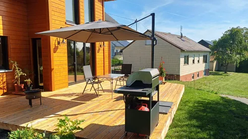 WOODTEX | 3 m | Lärche Terrassendiele - Wendediele für individuelle Gestaltung - Hochwertige Terrassendiele aus sibirischer Lärche, ideal für eine langlebige Gartengestaltung. Rutschhemmende, geriffelte Oberfläche für Sicherheit und ansprechendes Design im Außenbereich.