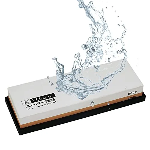 Wakoli Schleifstein 3000er und 8000er Körnung - Professioneller Messerschärfer Set mit Silikon Halterung - Messerschärfer für Profis, ideal für Damast- und Stahlmesser. Der beidseitige Schleifstein bietet 3000er für Nachbearbeitung und 8000er für perfekten Feinschliff.