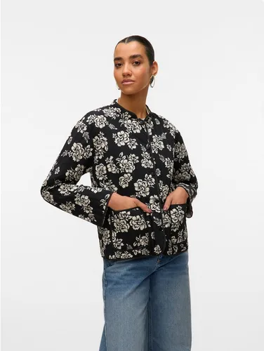 VERO MODA Female Steppjacke VMCLARA - Funktionsjacke aus 100% recyceltem Polyester, ideal für nachhaltigen Stil und Wärme an kalten Tagen.