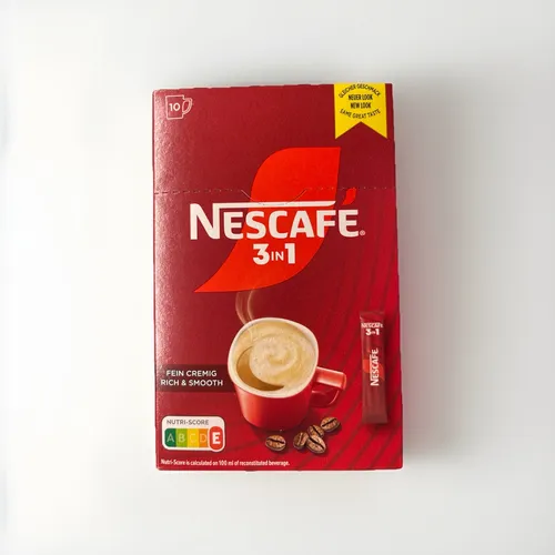 NESCAFÉ 3in1 Classic Instantkaffee, mild - Haltbare Lebensmittel, praktischer 3in1 Instantkaffee für schnellen Genuss – einfach heißes Wasser hinzufügen und genießen!