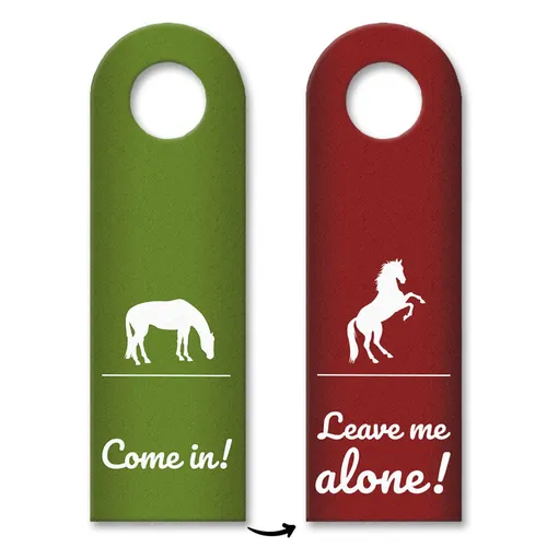 Horse door hanger with saying Leave me alone – Come in!