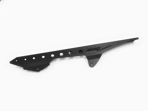 ZIEGER Kettenschutz für Suzuki SV 650 N/S - Logo schwarz - Kettenschutz für Suzuki SV 650 N/S, robuster Edelstahl mit optimaler Witterungsresistenz. Einfache Montage ohne Modifikationen, stilvolle Optik und perfekter Schutz.