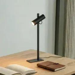 Lucande Schreibtischlampe Lysias, 1 x 10 W LED - Moderne Schreibtischlampe in elegantem Schwarz, aus Metall gefertigt und flexibel mit GU10-Leuchtmitteln bestückbar, ideal für stilvolles Arbeiten.