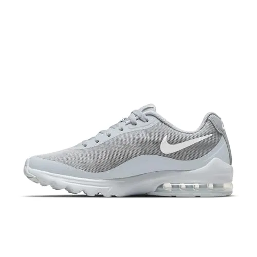 Nike Air Max Invigor Herren Sneakers, Grau (Wolf Grey/White 005), 44.5 EU - Moderne Herren Sneakers mit atmungsaktivem Obermaterial aus Synthetik und Mesh. Sichtbares Air-Element für Komfort und Gummi-Außensohle für hervorragenden Grip. Ideal für den Alltag und sportliche Aktivitäten.
