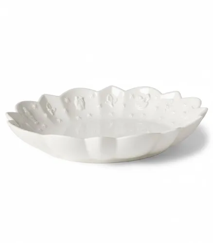 Villeroy & Boch Toy's Delight Royal Classic Schale klein 16 cm - Schale aus Premium Porcelain, ideal für Brötchen, Beilagen oder Plätzchen. Mit festlichem Reliefmuster perfekt für die Weihnachtszeit.