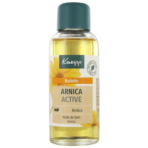 Das Badeöl Arnika Aktiv der Marke Kneipp bietet dank seiner wärmenden und belebe