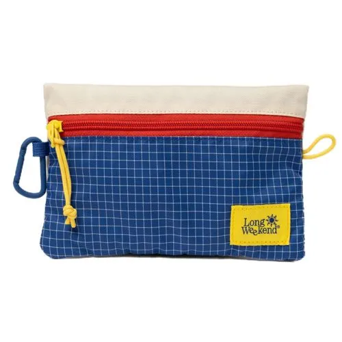 Long Weekend Everyday Zip Pouch Medium - Praktische Reisedokumententasche für unterwegs, ideal für die Organisation von Reisepapieren und persönlichen Gegenständen. Stilvoll und funktional für jedes Abenteuer.
