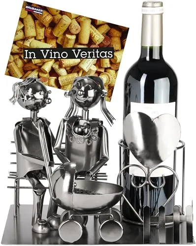 BRUBAKER Weinflaschenhalter Paar auf Bank mit Baby - Flaschenkörbe & -ständer – Handgefertigter Metallflaschenhalter mit einzigartigem Design, der Wein stilvoll präsentiert und als ideales Geschenk für Eltern dient.