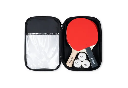 Butterfly Tischtennisschläger Set EASY – 2 Schläger & 3 Bälle - Das Butterfly Tischtennisschläger Set EASY enthält 2 Schläger in verschiedenen Grifffarben und 3 Bälle. Ideal für den gemeinsamen Spielspaß, inklusive praktischer Tragetasche für sicheren Transport und Aufbewahrung.