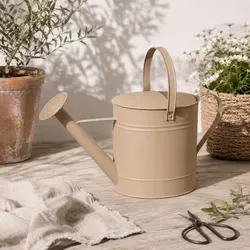 Kanne Gießkanne Blechkanne Metallkanne Dekokanne Hellbraun 7,5 Liter - Dekorative Gießkanne aus robustem Metall in elegantem Hellbraun. Ideal für den Innen- und Außenbereich – ein echter Blickfang in Ihrem Garten oder Zuhause.