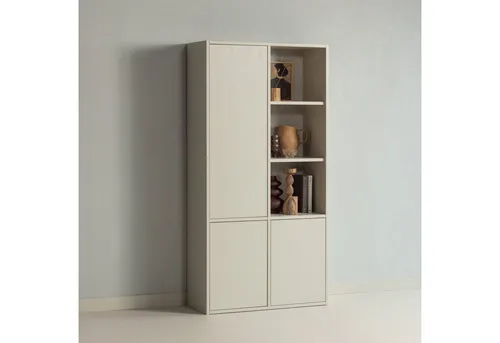 Schrank Merel aus Kiefernholz, modern, hellgrau Dust, 3 Türen, 10 Fächer - Moderner Büroschrank Merel aus FSC-zertifiziertem Kiefernholz mit 3 Türen und 10 Fächern. Der elegante hellgraue Farbton Dust passt perfekt in jedes Ambiente und bietet durchdachte Aufbewahrungslösungen für ein aufgeräumtes Arbeitsumfeld.